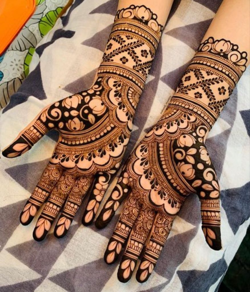 Luxury Feel Mehndi -  work by Radhika Singh in Ranchi