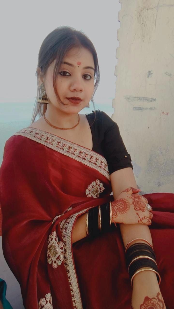 Profile picture of Radhika Singh,  artist